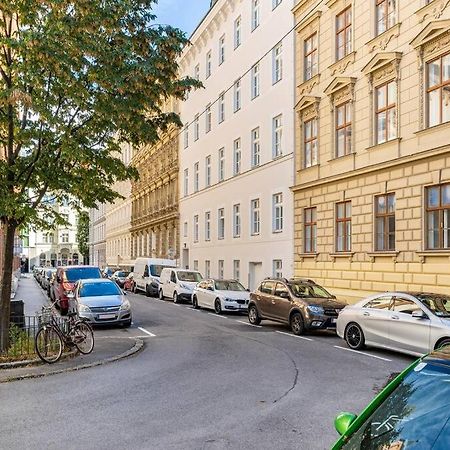 St. Elizabeth 2 Apartment Wina Bagian luar foto