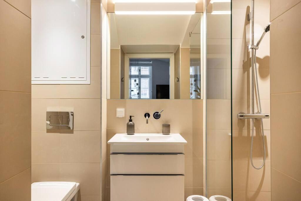 St. Elizabeth 2 Apartment Wina Bagian luar foto
